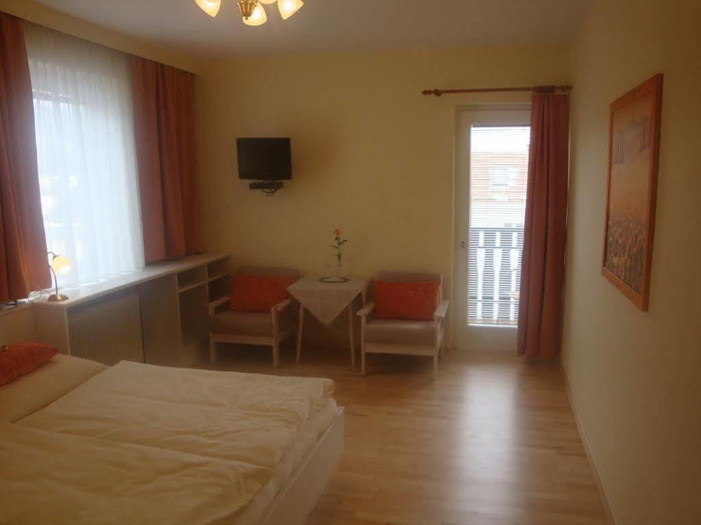 Aurelius Pension Баден Екстериор снимка